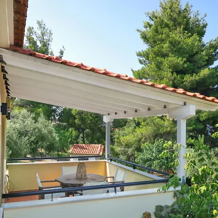 Anatoli Villa *