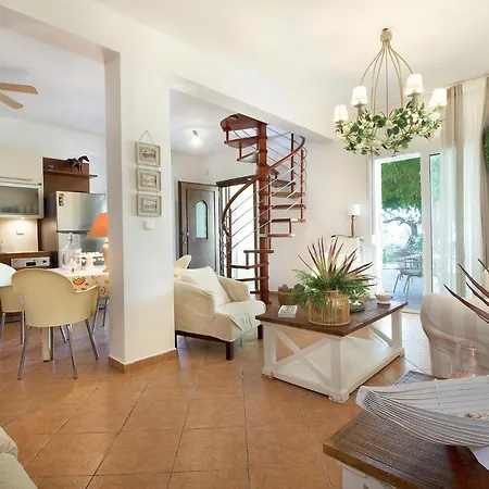 Anatoli Villa
